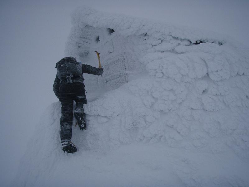 Hut on Ben Nevis - welcome lunch inside.jpg